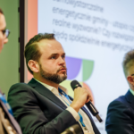 Relacja z konferencji pod nazwą Żywioły ochrony środowiska, którą 2 grudnia 2024 roku zorganizował Wojewódzki Fundusz Ochrony Środowiska i Gospodarki Wodnej w Krakowie