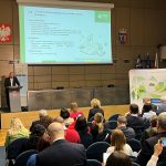 konferencji pt. Nowe formy wsparcia finansowego dla samorządów i organizacji pozarządowych na działania związane z ochroną środowiska i klimatu oraz poprawą bezpieczeństwa energetycznego.