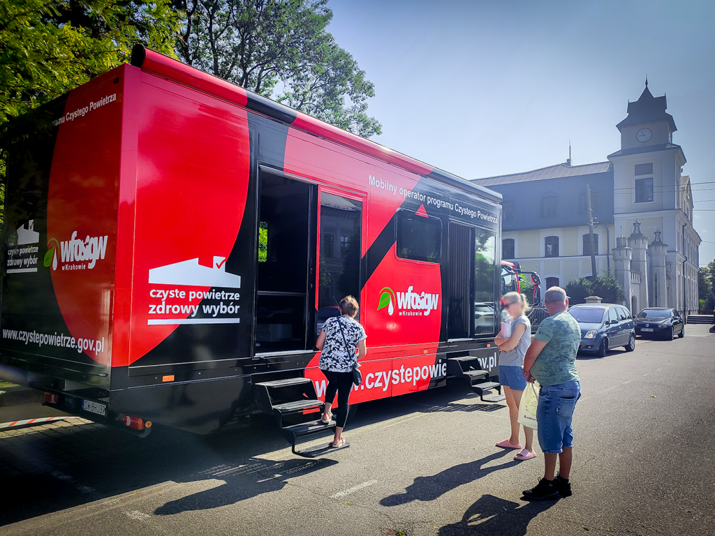 Mobilne Biuro Operatorów programu Czyste Powietrze w miejscowości Łapsze Niżne