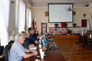 Uczestnicy spotkania w starostwie powiatowym w Miechowie
