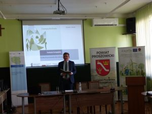 Doradca Energetyczny podczas wygłaszania prelekcji