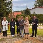 Grafika dekoracyjna nt. Nowa Zielona Pracownia w Izdebniku – inwestycja w ekologiczną przyszłość młodych pokoleń
