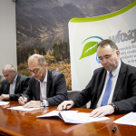 Gmina Jodłownik inwestuje w uregulowanie gospodarki wodociągowo-kanalizacyjnej - podpisanie umowy pożyczki