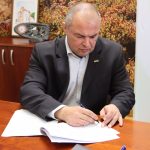 Grafika dekoracyjna dot. WFOŚiGW w Krakowie wspiera zielone inwestycje sportowe. Ponad 1,8 mln zł na OZE dla miejskich obiektów